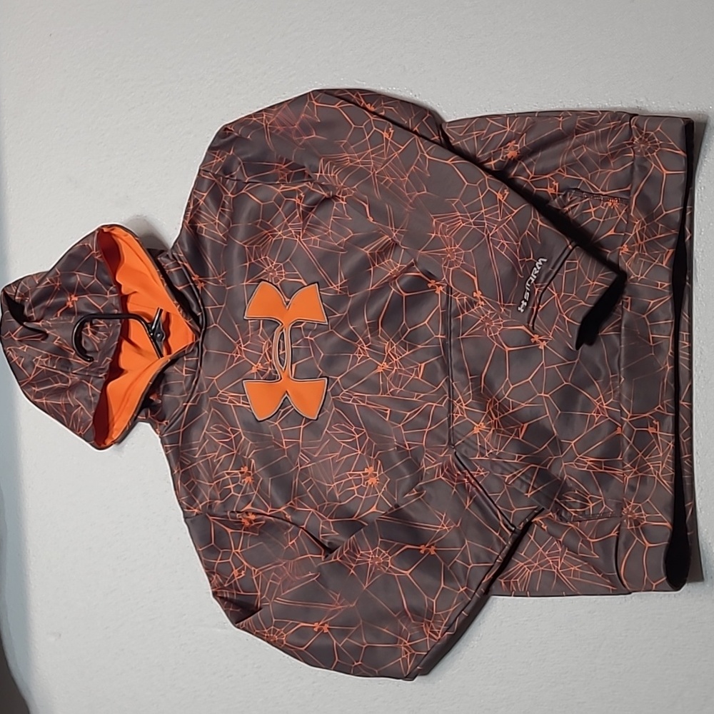 Under Armour youth Large hoodie